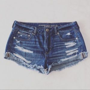 AEO “Tomgirl Shortie” denim shorts (EUC)